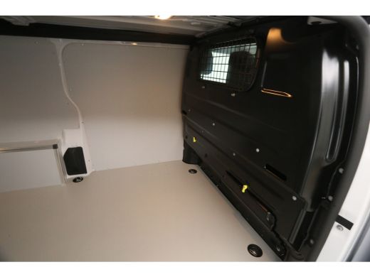 Peugeot e-Expert L2H1 75 kWh | 2025 | Elektrisch | 360° Camera | 3-Zits | Airco | Cruise | Carplay ActivLease financial lease