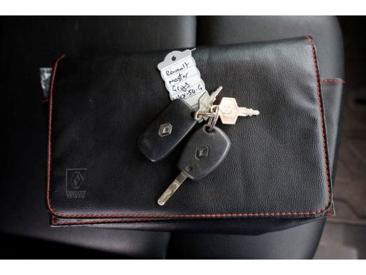 Renault Master T35 2.3 DCI 150pk Automaat Lowliner Bakwagen met deuren 06-2021 ActivLease financial lease