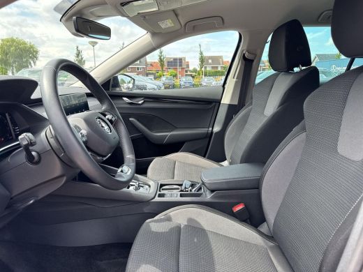 Skoda Octavia Combi 1.0 e-TSI Ambition | Automaat | Trekhaak | Cruise control | Stoelverwarming| A-Camera | ActivLease financial lease