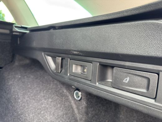 Skoda Octavia Combi 1.0 e-TSI Ambition | Automaat | Trekhaak | Cruise control | Stoelverwarming| A-Camera | ActivLease financial lease