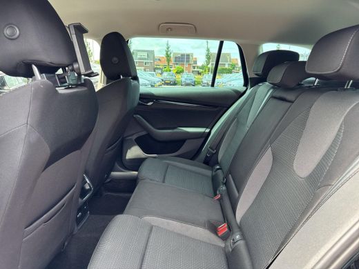 Skoda Octavia Combi 1.0 e-TSI Ambition | Automaat | Trekhaak | Cruise control | Stoelverwarming| A-Camera | ActivLease financial lease
