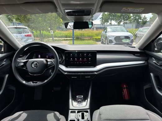 Skoda Octavia Combi 1.0 e-TSI Ambition | Automaat | Trekhaak | Cruise control | Stoelverwarming| A-Camera | ActivLease financial lease