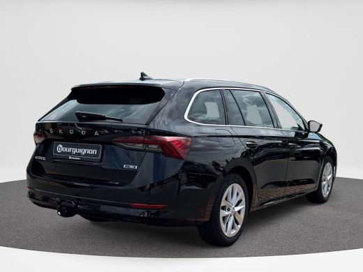 Skoda Octavia Combi 1.0 e-TSI Ambition | Automaat | Trekhaak | Cruise control | Stoelverwarming| A-Camera | ActivLease financial lease