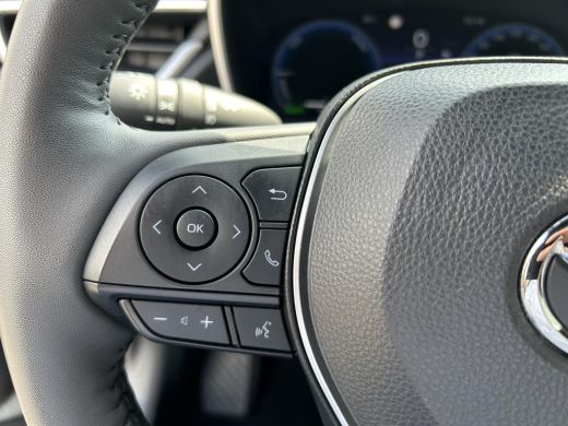 Toyota Corolla Cross Hybrid 200 Style ActivLease financial lease
