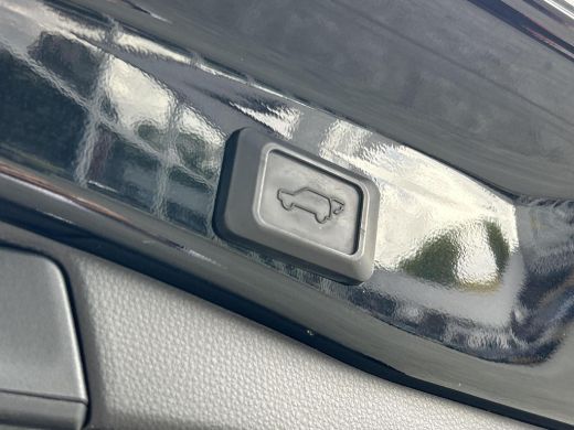 Toyota RAV4 2.5 Hybrid Executive **NAVIGATIE/ STOELVERWARMING VOOR EN ACHTER/ STOELVENTILATIE/ 36 MAANDEN GAR... ActivLease financial lease