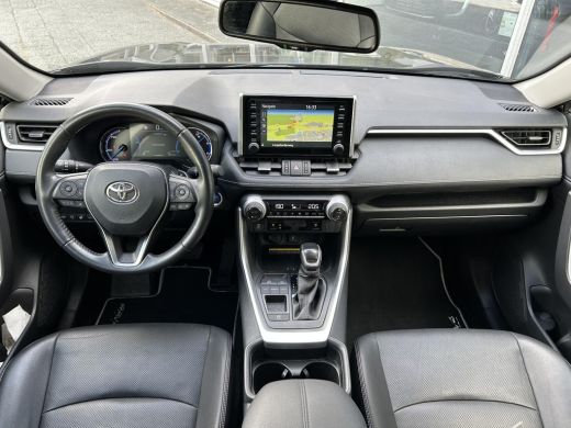 Toyota RAV4 2.5 Hybrid Executive **NAVIGATIE/ STOELVERWARMING VOOR EN ACHTER/ STOELVENTILATIE/ 36 MAANDEN GAR... ActivLease financial lease
