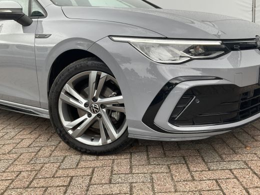 Volkswagen Golf 1.5 eTSI R-Line Business+ Automaat Adap.Cruise Stoel/Stuurverw Led Sfeerverlichting! ActivLease financial lease