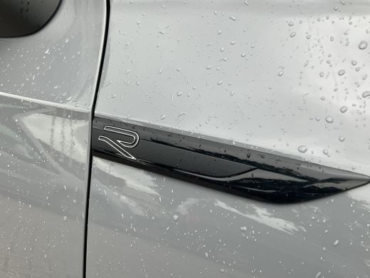 Volkswagen Golf 1.5 eTSI R-Line Business+ Automaat Adap.Cruise Stoel/Stuurverw Led Sfeerverlichting! ActivLease financial lease