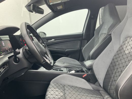 Volkswagen Golf 1.5 eTSI R-Line Business+ Automaat Adap.Cruise Stoel/Stuurverw Led Sfeerverlichting! ActivLease financial lease