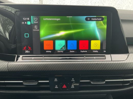 Volkswagen Golf 1.5 eTSI R-Line Business+ Automaat Adap.Cruise Stoel/Stuurverw Led Sfeerverlichting! ActivLease financial lease