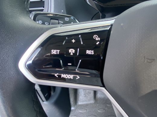 Volkswagen ID. Buzz Cargo Cargo Bulli | Trekhaak | Adaptive Cruise | IQ-Light | Camera | Stoeverwarming | ActivLease financial lease