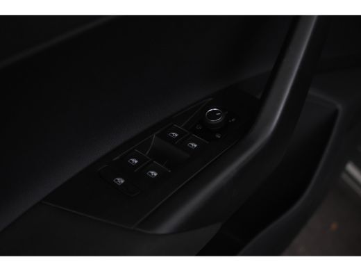 Volkswagen Polo 1.0 TSI Highline Business R Automaat! 5 Deurs, Navi, Climate, ActivLease financial lease
