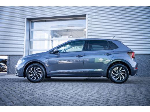 Volkswagen Polo 1.0 TSI Life Edition | Achteruitrijcamera | Metaalkleur | Parkeersensor voor en achter ActivLease financial lease