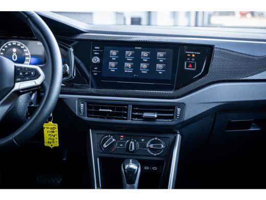 Volkswagen Polo 1.0 TSI Life Edition | Achteruitrijcamera | Metaalkleur | Parkeersensor voor en achter ActivLease financial lease