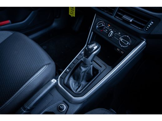 Volkswagen Polo 1.0 TSI Life Edition | Achteruitrijcamera | Metaalkleur | Parkeersensor voor en achter ActivLease financial lease