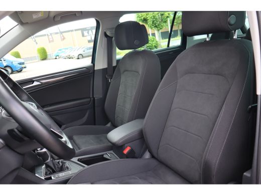 Volkswagen Tiguan 1.5 TSI Elegance | Achteruitrijcamera | Airco (automatisch) | Keyless entry ActivLease financial lease