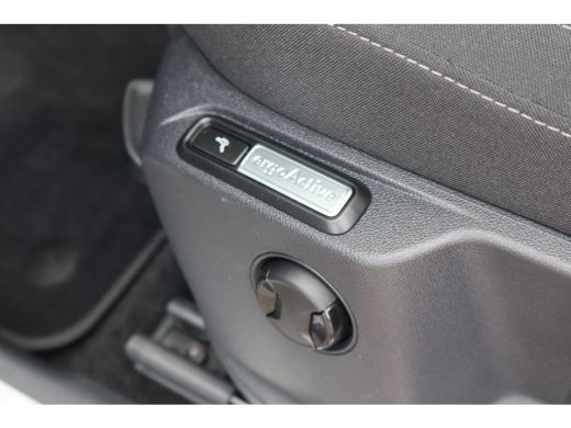 Volkswagen Tiguan 1.5 TSI Elegance | Achteruitrijcamera | Airco (automatisch) | Keyless entry ActivLease financial lease