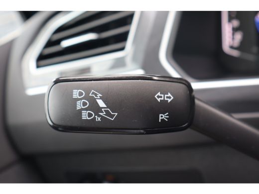 Volkswagen Tiguan 1.5 TSI Elegance | Achteruitrijcamera | Airco (automatisch) | Keyless entry ActivLease financial lease
