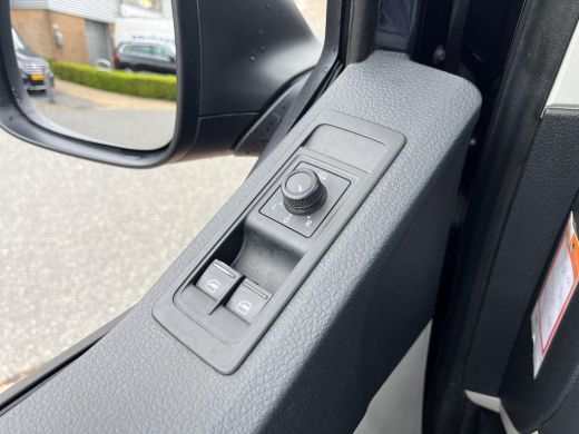 Volkswagen Transporter 2.0 TDI L2H1 DC Comfortline Plus | 150Pk | Automaat | Trekhaak | LM Velgen | ActivLease financial lease