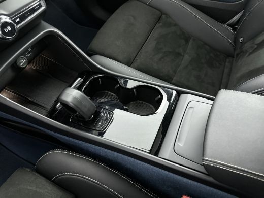 Volvo  C40 Recharge Twin Intro Edition 78 kWh | 20' | Leder/Nubuck | Getint glas | Allseason | Panoramadak |... ActivLease financial lease