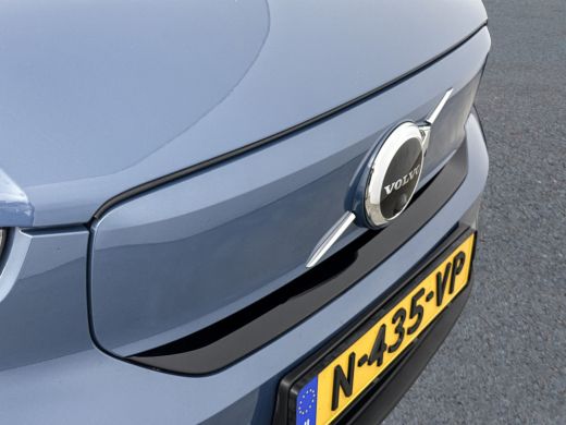 Volvo  C40 Recharge Twin Intro Edition 78 kWh | 20' | Leder/Nubuck | Getint glas | Allseason | Panoramadak |... ActivLease financial lease