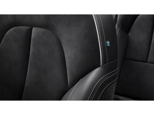 Volvo  EC40 Extended Range 252PK Plus 82 kWh | Trekhaak | Nubuck | Climate Pack | Privacy glas ActivLease financial lease