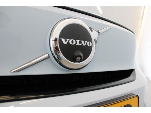 Volvo  XC40 408PK Twin Ultimate 82 kWh | Trekhaak | Getint Glas | Pixel Led | 360º | HK audio | Panoramadak ActivLease financial lease