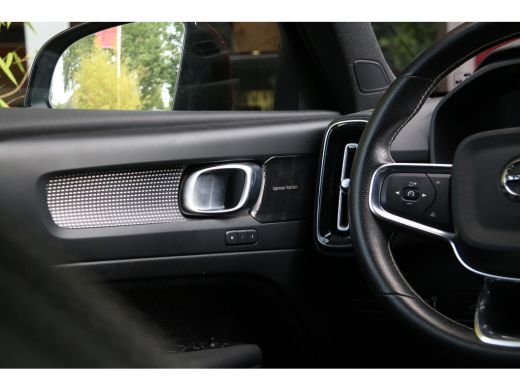 Volvo  XC40 Recharge P8 AWD R-Design | Pebble Grey! | Trekhaak | Memory | Pilot Assist ActivLease financial lease
