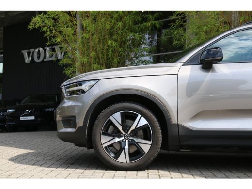 Volvo  XC40 Recharge P8 AWD R-Design | Pebble Grey! | Trekhaak | Memory | Pilot Assist ActivLease financial lease