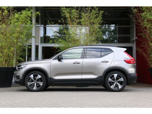 Volvo  XC40 Recharge P8 AWD R-Design | Pebble Grey! | Trekhaak | Memory | Pilot Assist ActivLease financial lease