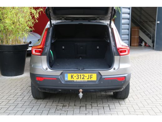 Volvo  XC40 Recharge P8 AWD R-Design | Pebble Grey! | Trekhaak | Memory | Pilot Assist ActivLease financial lease