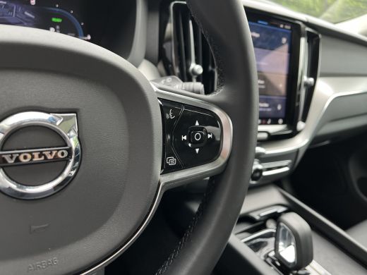 Volvo  XC60 2.0 T6 Plug-in hybrid AWD Plus Bright | Long Range | Panoramadak | Trekhaak | Camera | ActivLease financial lease