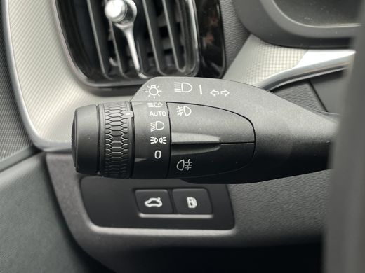 Volvo  XC60 2.0 T6 Plug-in hybrid AWD Plus Bright | Long Range | Panoramadak | Trekhaak | Camera | ActivLease financial lease