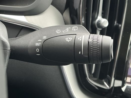 Volvo  XC60 2.0 T6 Plug-in hybrid AWD Plus Bright | Long Range | Panoramadak | Trekhaak | Camera | ActivLease financial lease