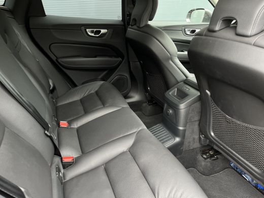 Volvo  XC60 2.0 T6 Plug-in hybrid AWD Plus Bright | Long Range | Panoramadak | Trekhaak | Camera | ActivLease financial lease