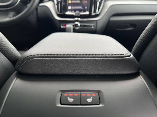 Volvo  XC60 2.0 T6 Plug-in hybrid AWD Plus Bright | Long Range | Panoramadak | Trekhaak | Camera | ActivLease financial lease