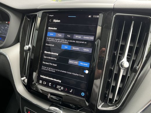 Volvo  XC60 2.0 T6 Plug-in hybrid AWD Plus Bright | Long Range | Panoramadak | Trekhaak | Camera | ActivLease financial lease