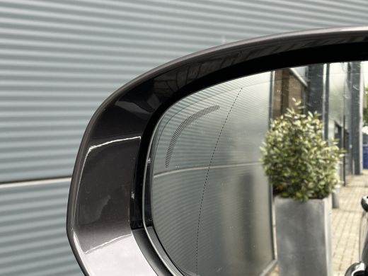 Volvo  XC60 2.0 T6 Plug-in hybrid AWD Plus Bright | Long Range | Panoramadak | Trekhaak | Camera | ActivLease financial lease