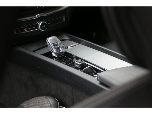 Volvo  XC60 2.0 T6 Plug-in hybrid AWD Plus Dark | Trekhaak | 360 Camera | Panoramadak | Memory | Pilot Assist... ActivLease financial lease