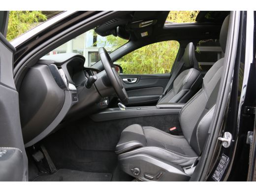 Volvo  XC60 2.0 T6 Plug-in hybrid AWD Plus Dark | Trekhaak | 360 Camera | Panoramadak | Memory | Pilot Assist... ActivLease financial lease