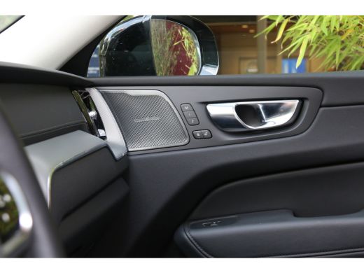 Volvo  XC60 2.0 T6 Plug-in hybrid AWD Ultimate Dark | Trekhaak | 360 Camera | Head-up | Panoramadak | Memory ... ActivLease financial lease