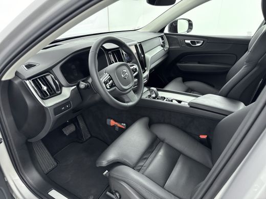 Volvo  XC60 T6 Plug-in hybrid AWD Ultimate Dark | SILVER DAWN | Trekhaak | PDC V+A 360 camera | Stoel + Stuur... ActivLease financial lease