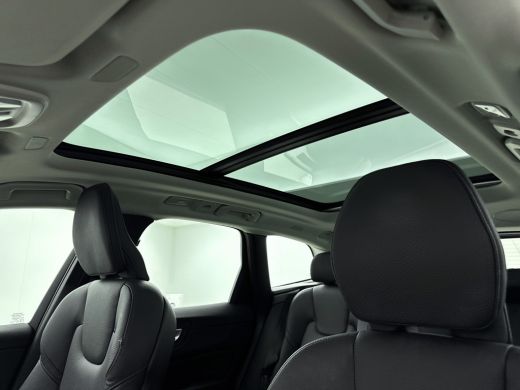 Volvo  XC60 T6 Plug-in hybrid AWD Ultimate Dark | SILVER DAWN | Trekhaak | PDC V+A 360 camera | Stoel + Stuur... ActivLease financial lease