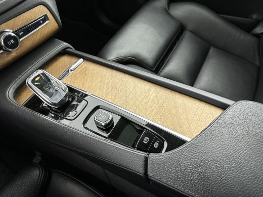 Volvo  XC90 T8 Recharge AWD Inscription | Long range | 20' | Panoramadak | Trekhaak | Harman Kardon | Getint ... ActivLease financial lease