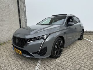 Peugeot e-308 GT EV 54 kWh | Achterbank in delen neerklapbaar | Achteruitrijcamera | Apple Carplay/Android Auto...
