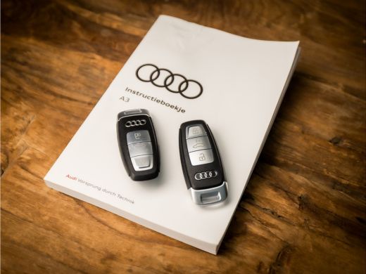 Audi A3 Sportback 30 TFSI Sportline Automaat (APPLE CARPLAY, KUIPSTOELEN, NAVIGATIE, XENON KOPLAMPEN, ZWA... ActivLease financial lease