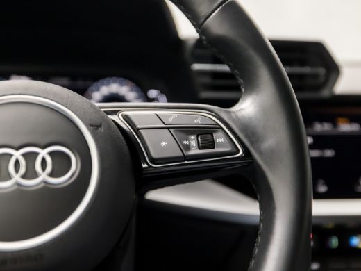 Audi A3 Sportback 30 TFSI Sportline Automaat (APPLE CARPLAY, KUIPSTOELEN, NAVIGATIE, XENON KOPLAMPEN, ZWA... ActivLease financial lease