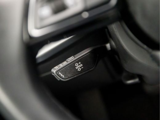 Audi A3 Sportback 30 TFSI Sportline Automaat (APPLE CARPLAY, KUIPSTOELEN, NAVIGATIE, XENON KOPLAMPEN, ZWA... ActivLease financial lease