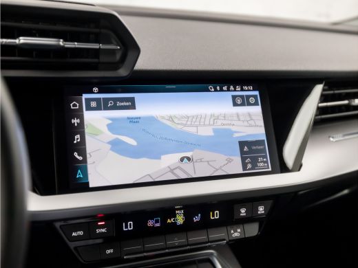 Audi A3 Sportback 30 TFSI Sportline Automaat (APPLE CARPLAY, KUIPSTOELEN, NAVIGATIE, XENON KOPLAMPEN, ZWA... ActivLease financial lease