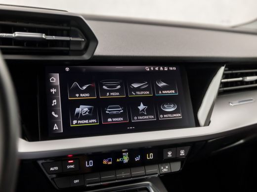 Audi A3 Sportback 30 TFSI Sportline Automaat (APPLE CARPLAY, KUIPSTOELEN, NAVIGATIE, XENON KOPLAMPEN, ZWA... ActivLease financial lease